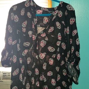 Button up skull blouse! RARE NWT!!